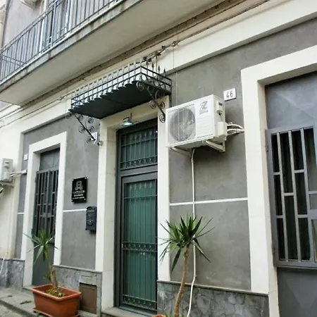 Bed & Breakfast I Cappuccini Aeroporto di Catania Fontana Rossa